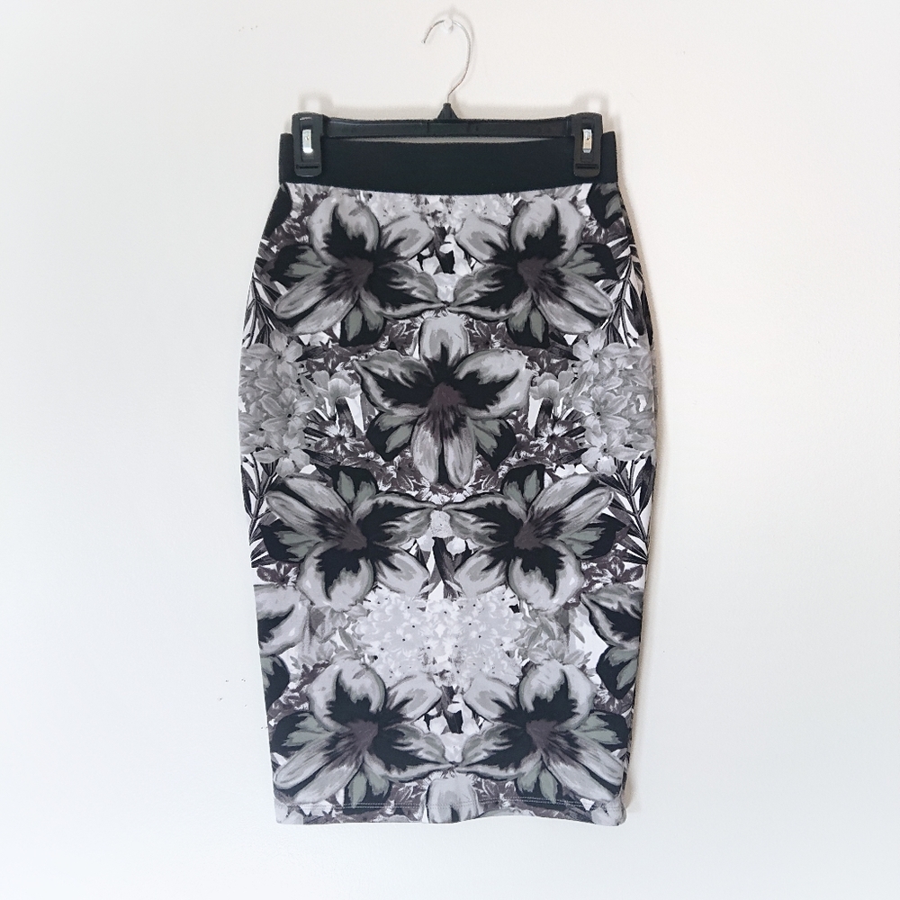 Apt. 9 Floral Midi Skirt